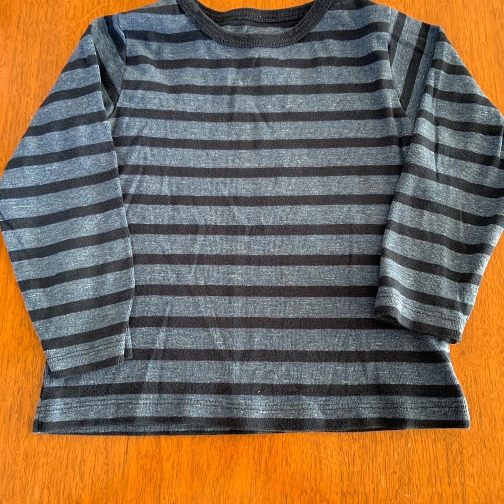 🍓3/$10 H&M Blue and Navy Striped Shirt size 2-4T